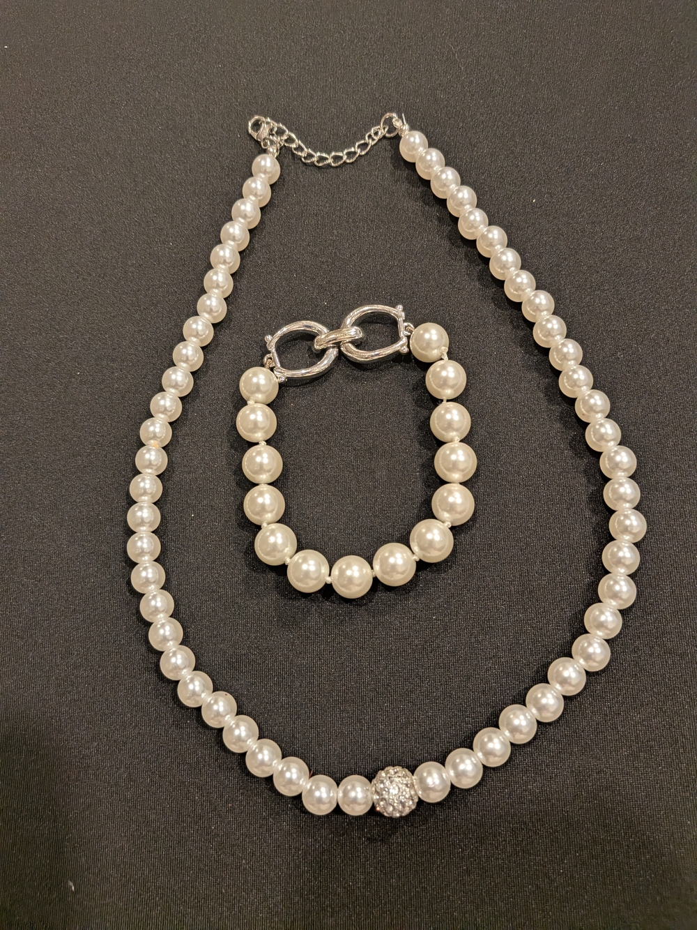 Classic Pearl Necklace and Bracelet Set - White Faux Pearls Set Of 2
